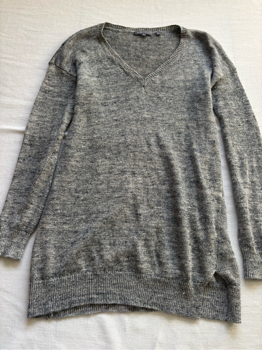 Vince 100% Linen V Neck Long Sleeve Sweater Grey Size S Lightweight Quiet Luxury